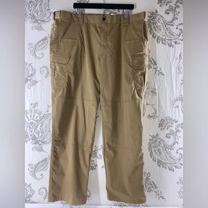 5.11 Tactical Cargo Carpenter
Workwear Pants Men's 44X30‎ Tan
Khaki Canvas